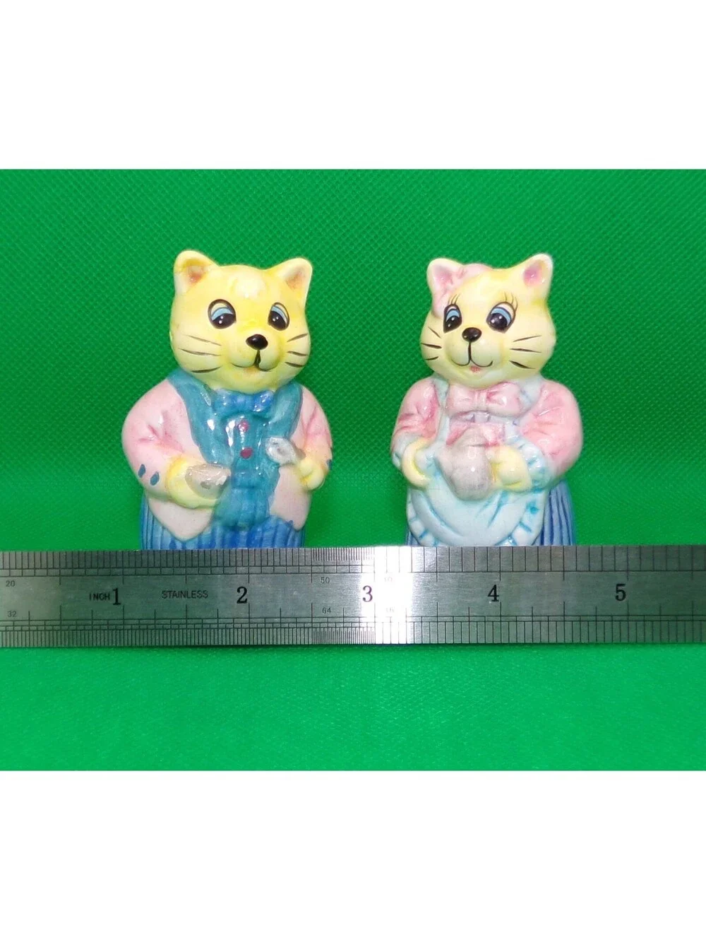 VINTAGE AVON CAT KITTEN SALT PEPPER SHAKERS SET ANTHROPOMORPHIC
